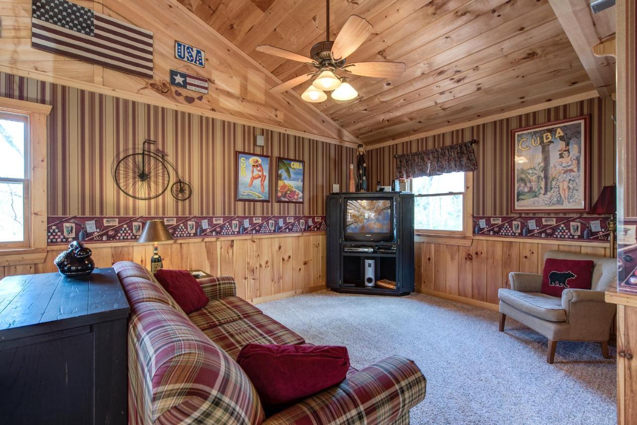 Lazy Cub Lodge Pigeon Forge Bagian luar foto