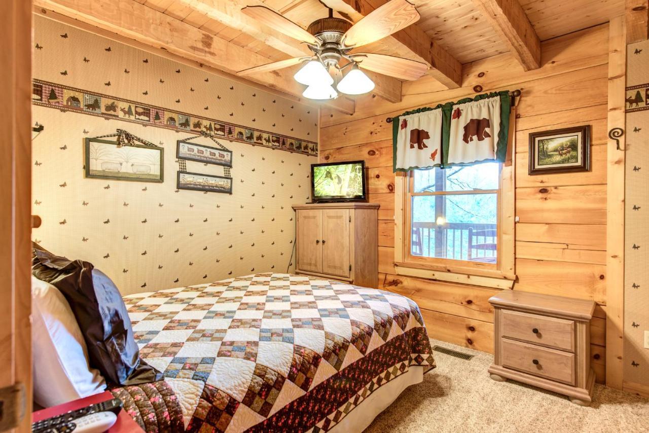 Lazy Cub Lodge Pigeon Forge Bagian luar foto