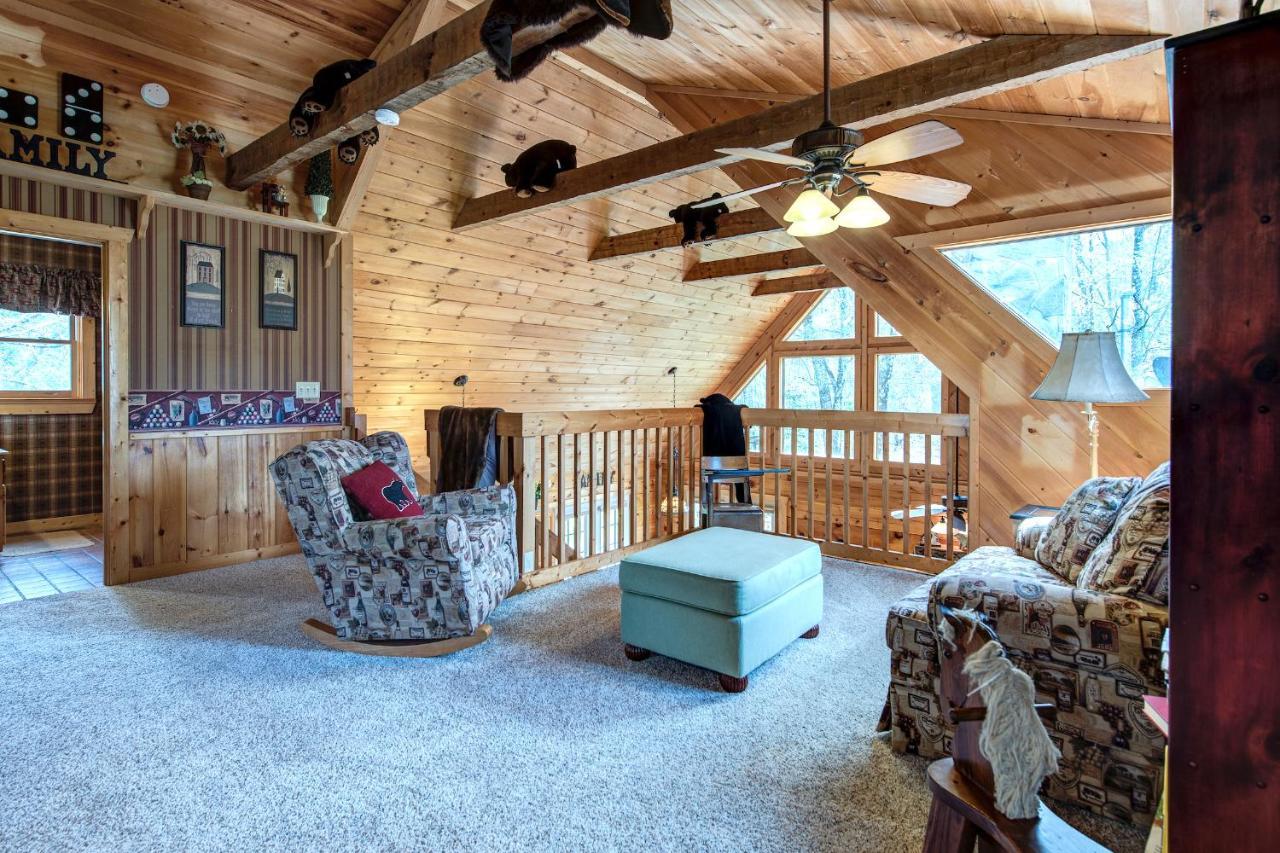 Lazy Cub Lodge Pigeon Forge Bagian luar foto