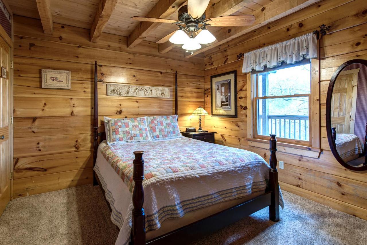 Lazy Cub Lodge Pigeon Forge Bagian luar foto